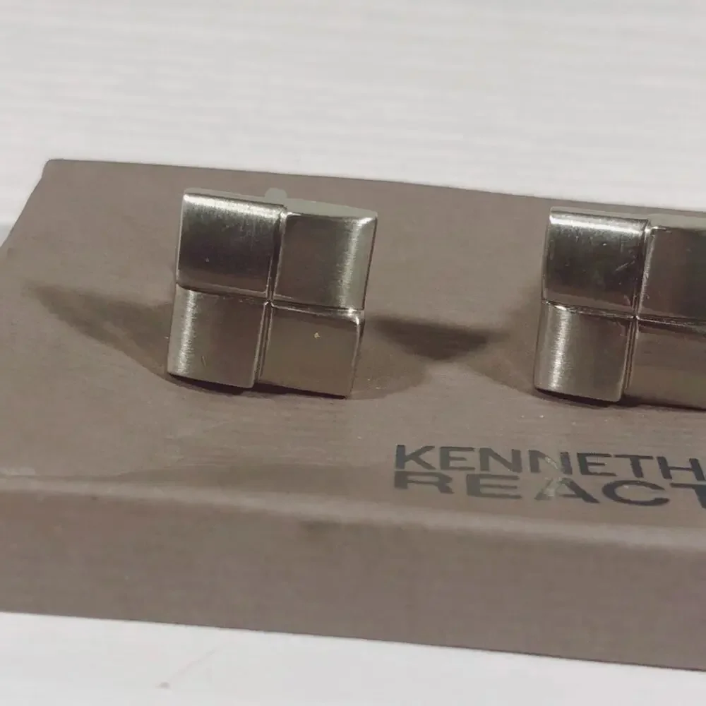 Kenneth Cole Reaction Silver Tone Square Metal Cufflinks Cuff Links Set